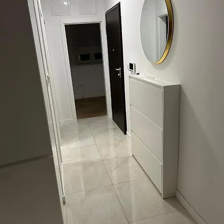 Leon Apartment *